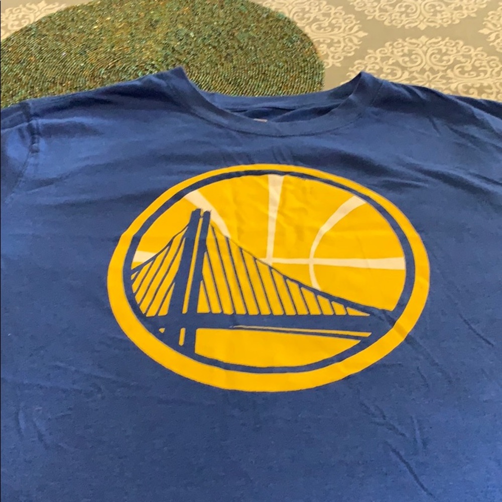 Men’s XL Golden State shirt